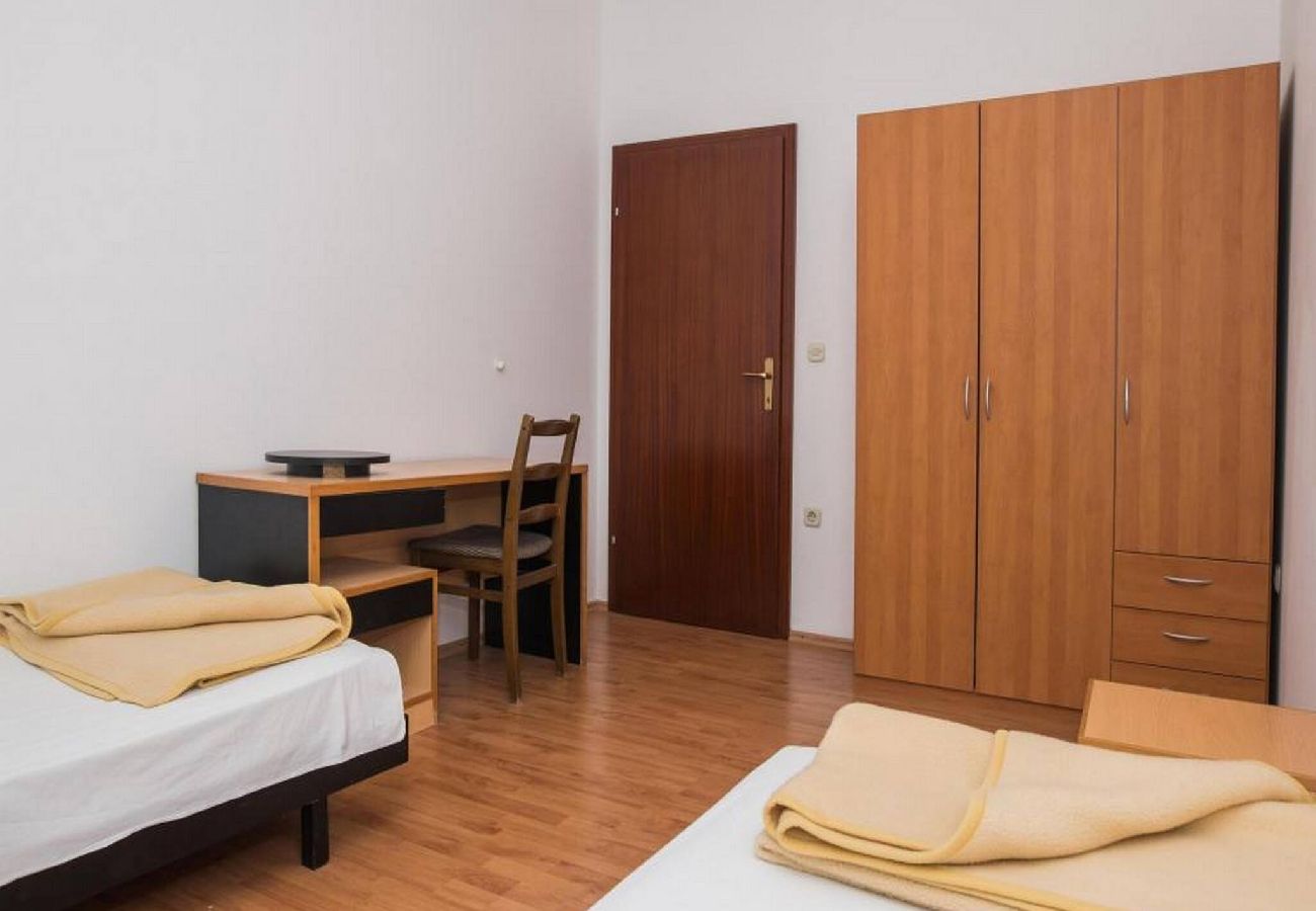 Ferienwohnung in Šibenik-Brodarica - Apartments Gaj Brodarica - A8