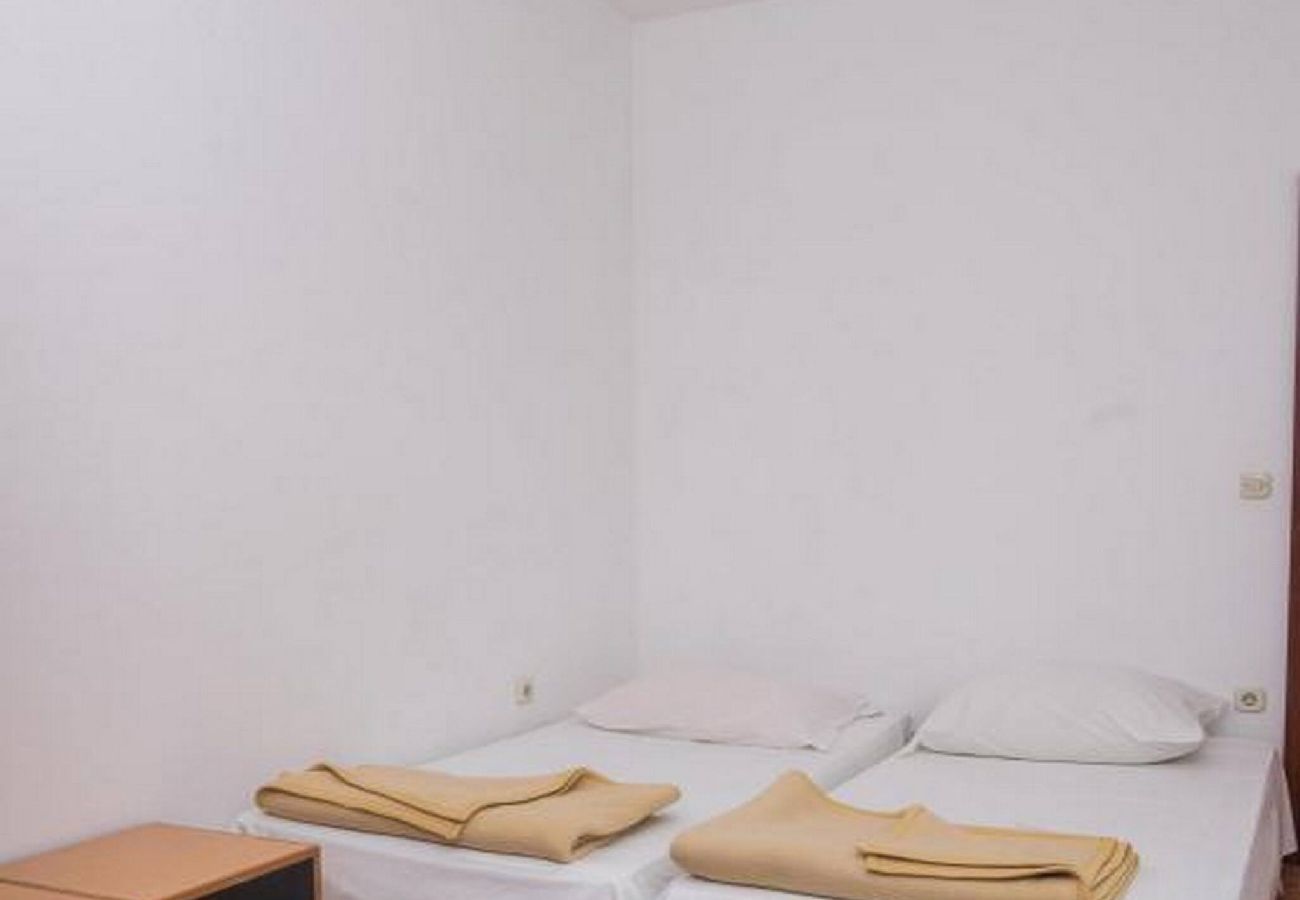 Ferienwohnung in Šibenik-Brodarica - Apartments Gaj Brodarica - A8