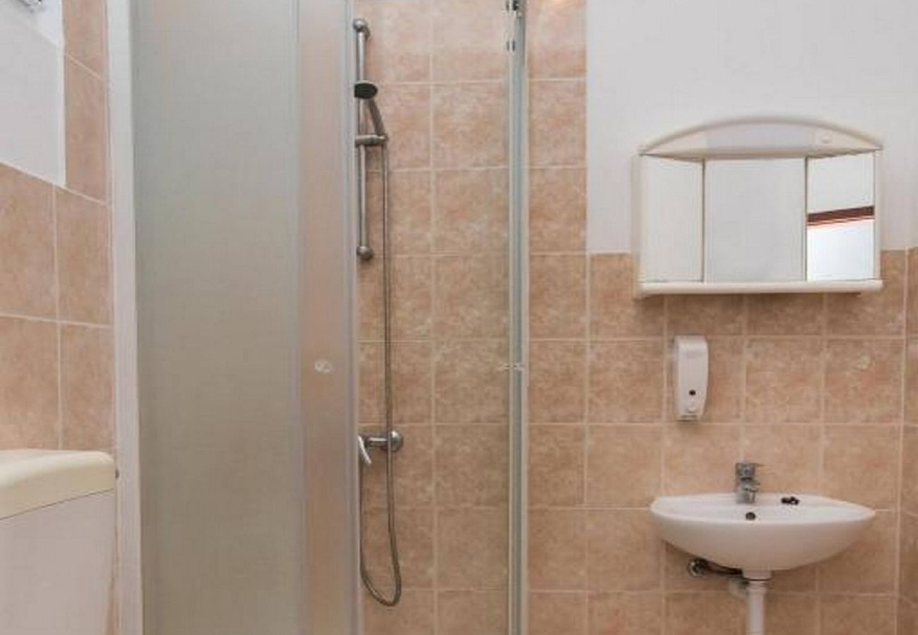 Ferienwohnung in Šibenik-Brodarica - Apartments Gaj Brodarica - A8