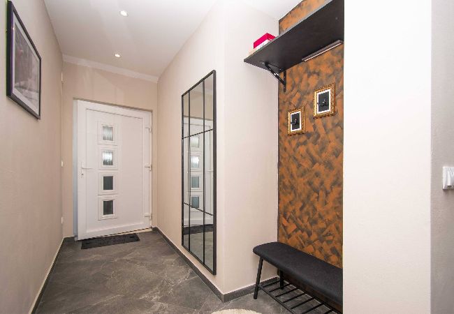 Ferienwohnung in Vodice - Garden Boutique Apartments - Apartment mit zwei Schlafzimmern und Balkon (Diora) Ferienwohnung in Vodice - Garden Boutique Apartments - Apartment mit zwei Schlafzimmern und Balkon (Diora)