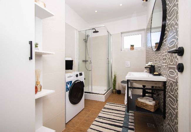 Ferienwohnung in Vodice - Garden Boutique Apartments - Apartment mit zwei Schlafzimmern und Balkon (Diora) Ferienwohnung in Vodice - Garden Boutique Apartments - Apartment mit zwei Schlafzimmern und Balkon (Diora)