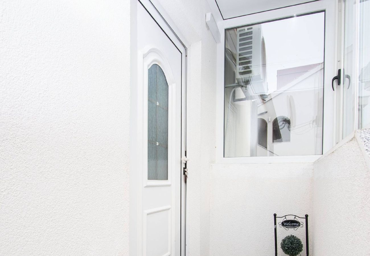 Ferienwohnung in Ražanj - Apartment Meri - Apartment mit zwei Schlafzimmern und Meerblick