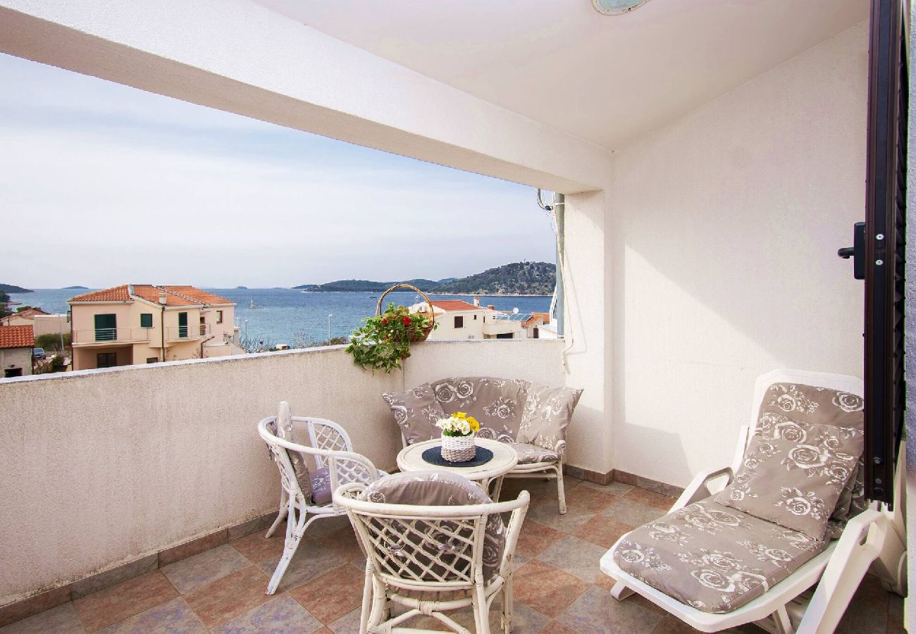 Ferienwohnung in Ražanj - Apartment Meri - Apartment mit zwei Schlafzimmern und Meerblick