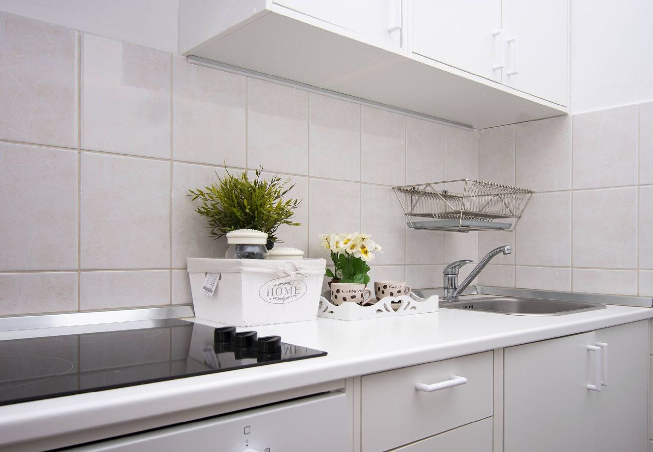 Ferienwohnung in Ražanj - Apartment Meri - Apartment mit zwei Schlafzimmern und Meerblick