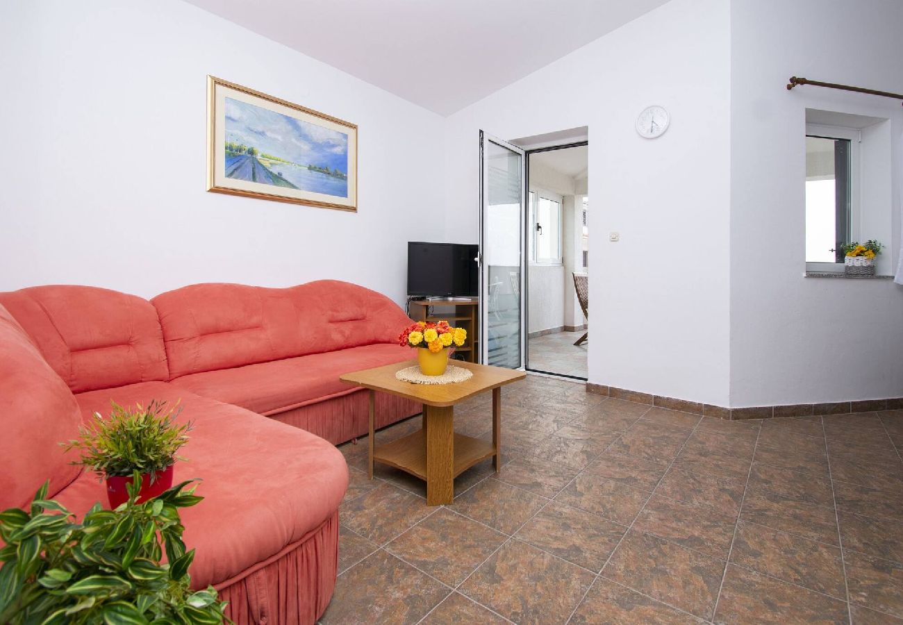 Ferienwohnung in Ražanj - Apartment Meri - Apartment mit zwei Schlafzimmern und Meerblick