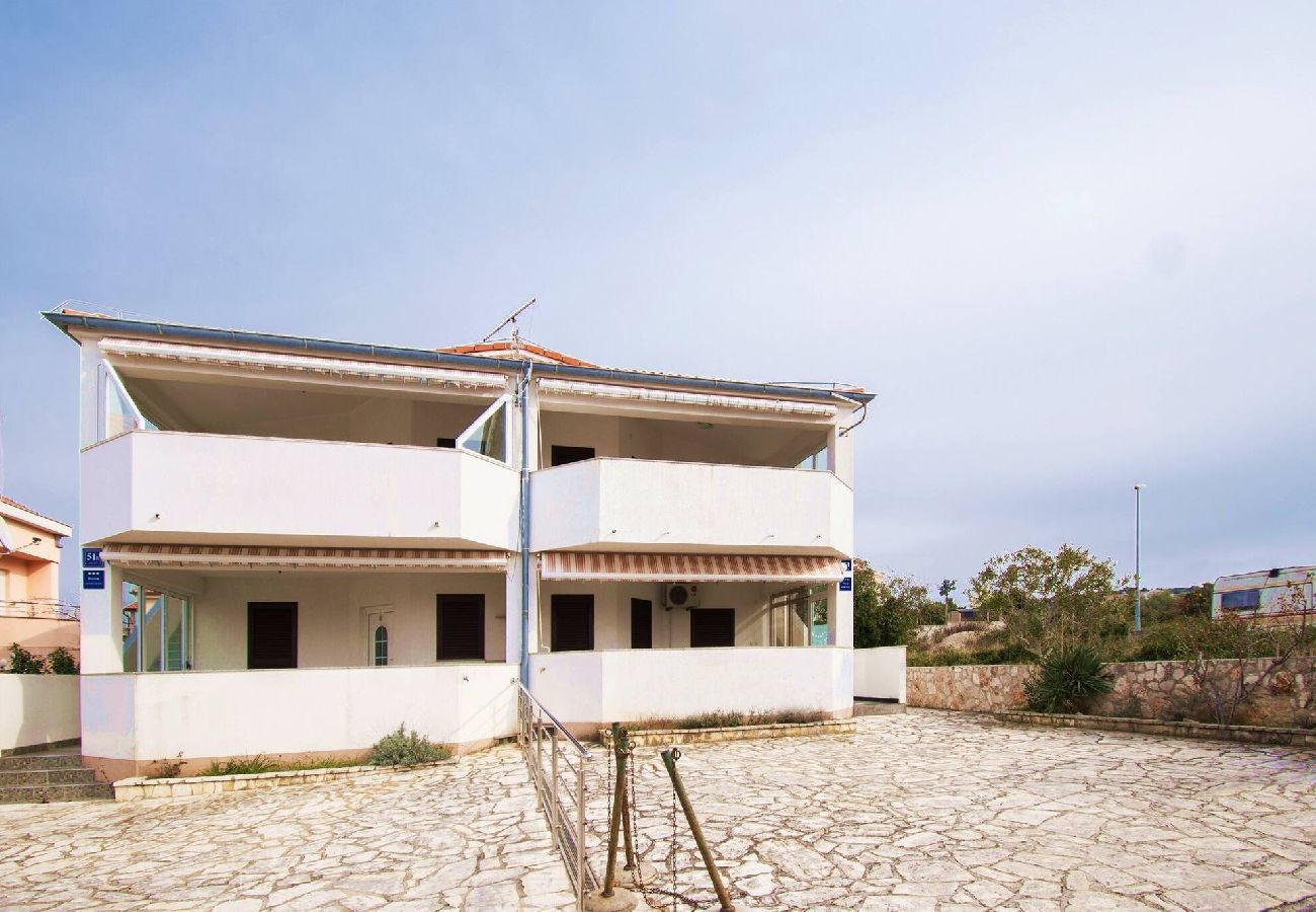 Ferienwohnung in Ražanj - Apartment Meri - Apartment mit zwei Schlafzimmern und Meerblick