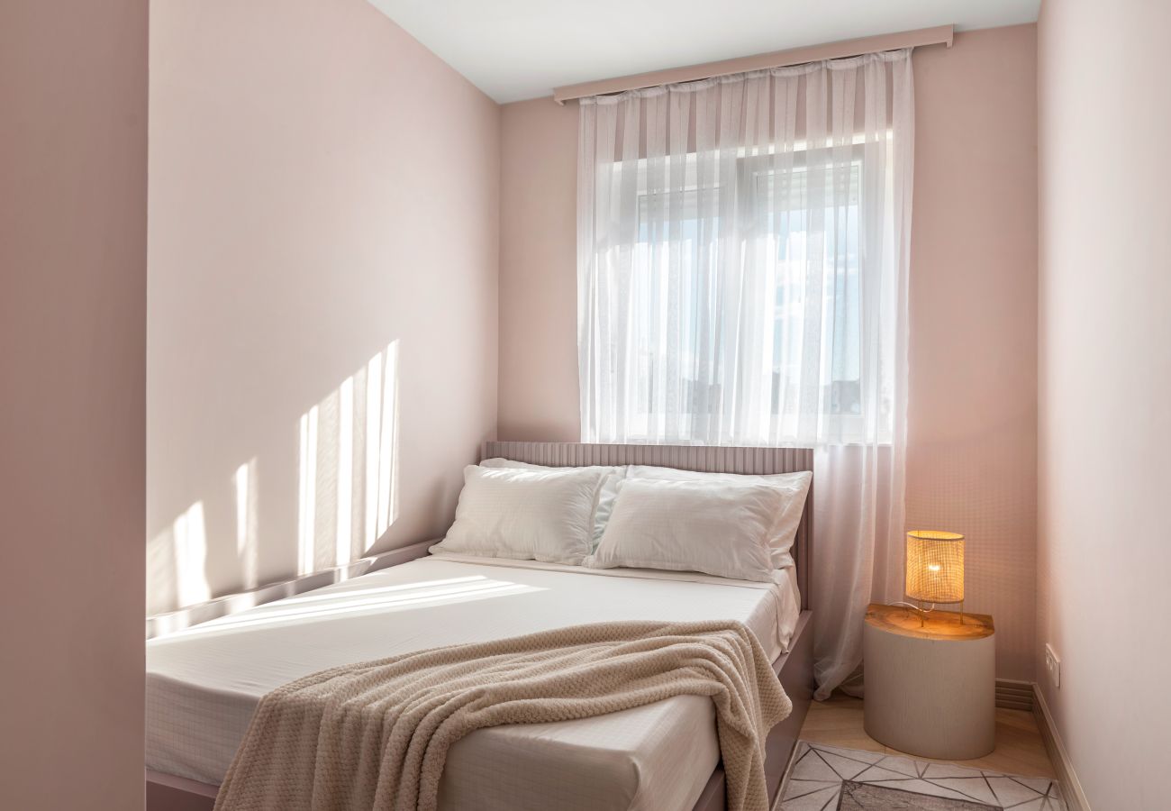 Ferienwohnung in Šibenik-Brodarica - Luxusapartment Tisa – Apartment mit drei Schlafzimmern und Meerblick