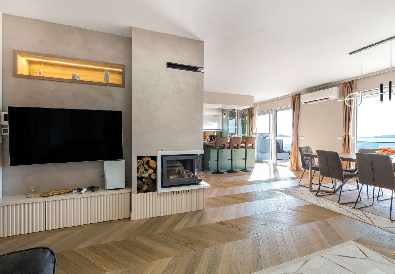 Ferienwohnung in Šibenik-Brodarica - Luxusapartment Tisa – Apartment mit drei Schlafzimmern und Meerblick