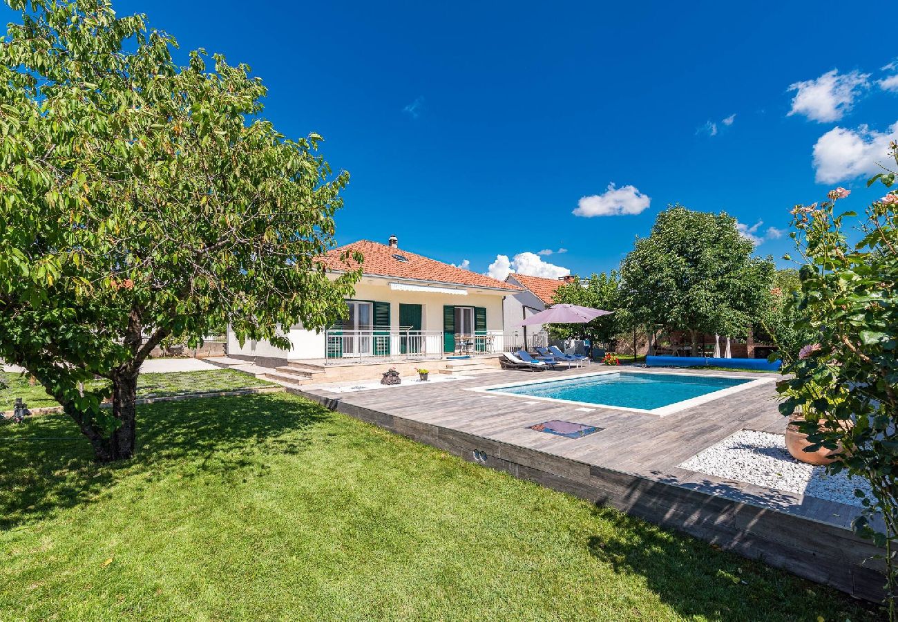 Ferienhaus in Danilo Kraljice - Rural Holiday Home Endi 