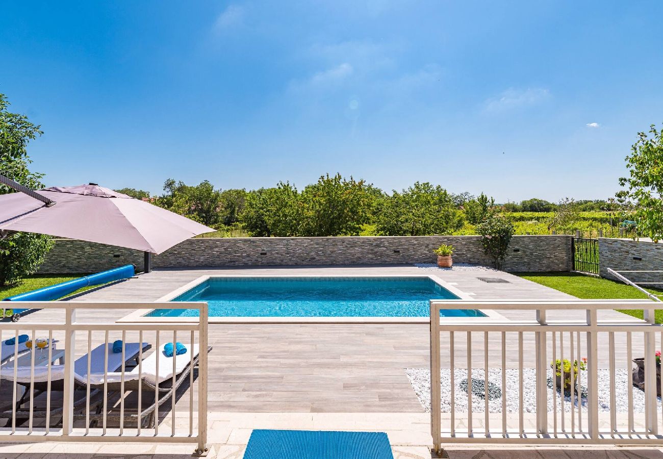 Ferienhaus in Danilo Kraljice - Rural Holiday Home Endi 