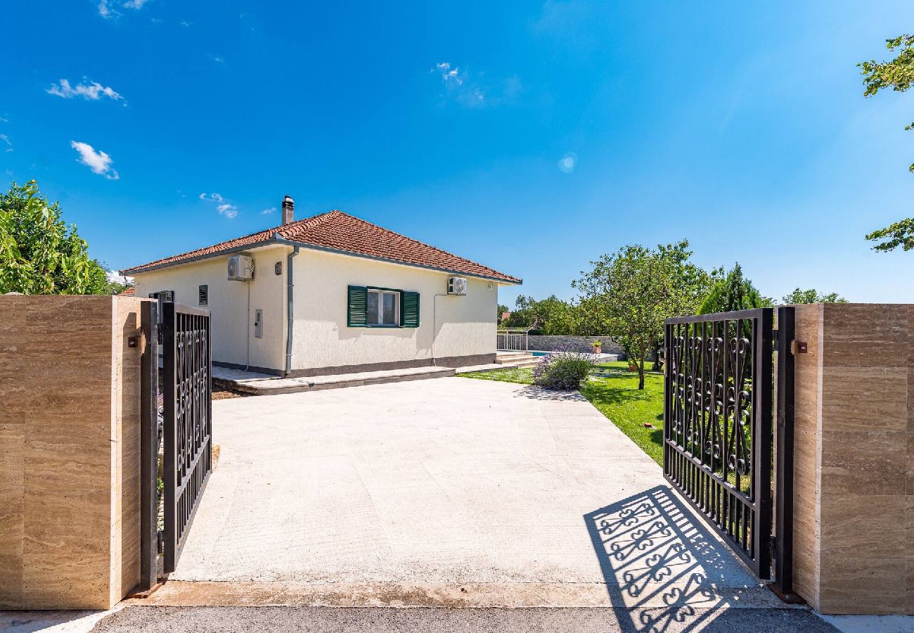 Ferienhaus in Danilo Kraljice - Rural Holiday Home Endi 