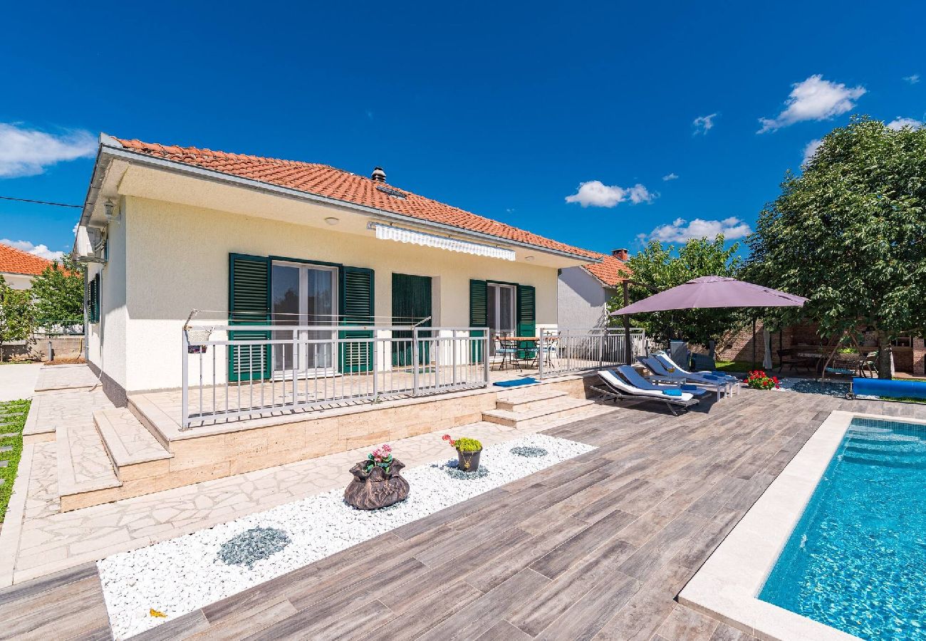 Ferienhaus in Danilo Kraljice - Rural Holiday Home Endi 
