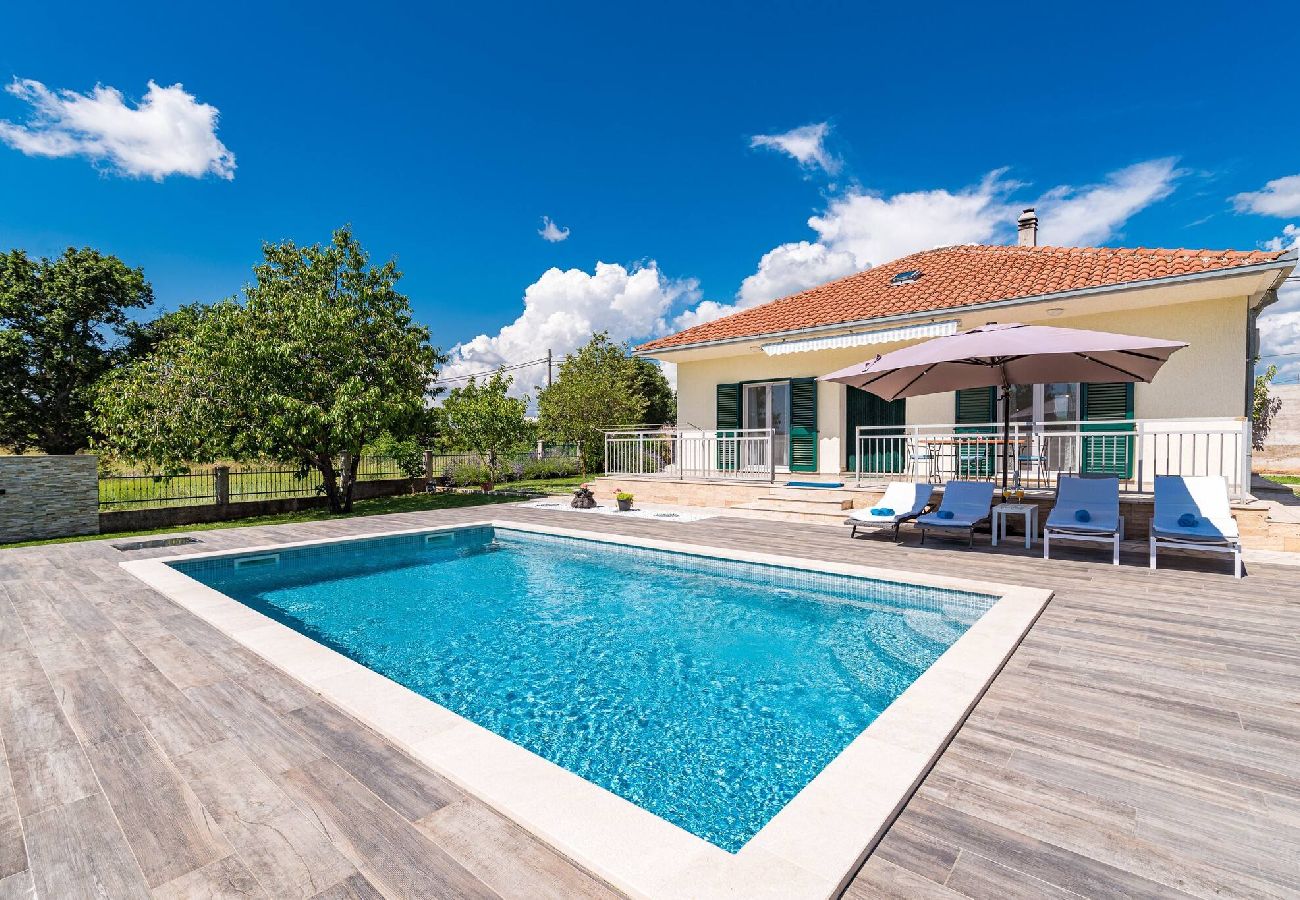 Ferienhaus in Danilo Kraljice - Rural Holiday Home Endi 