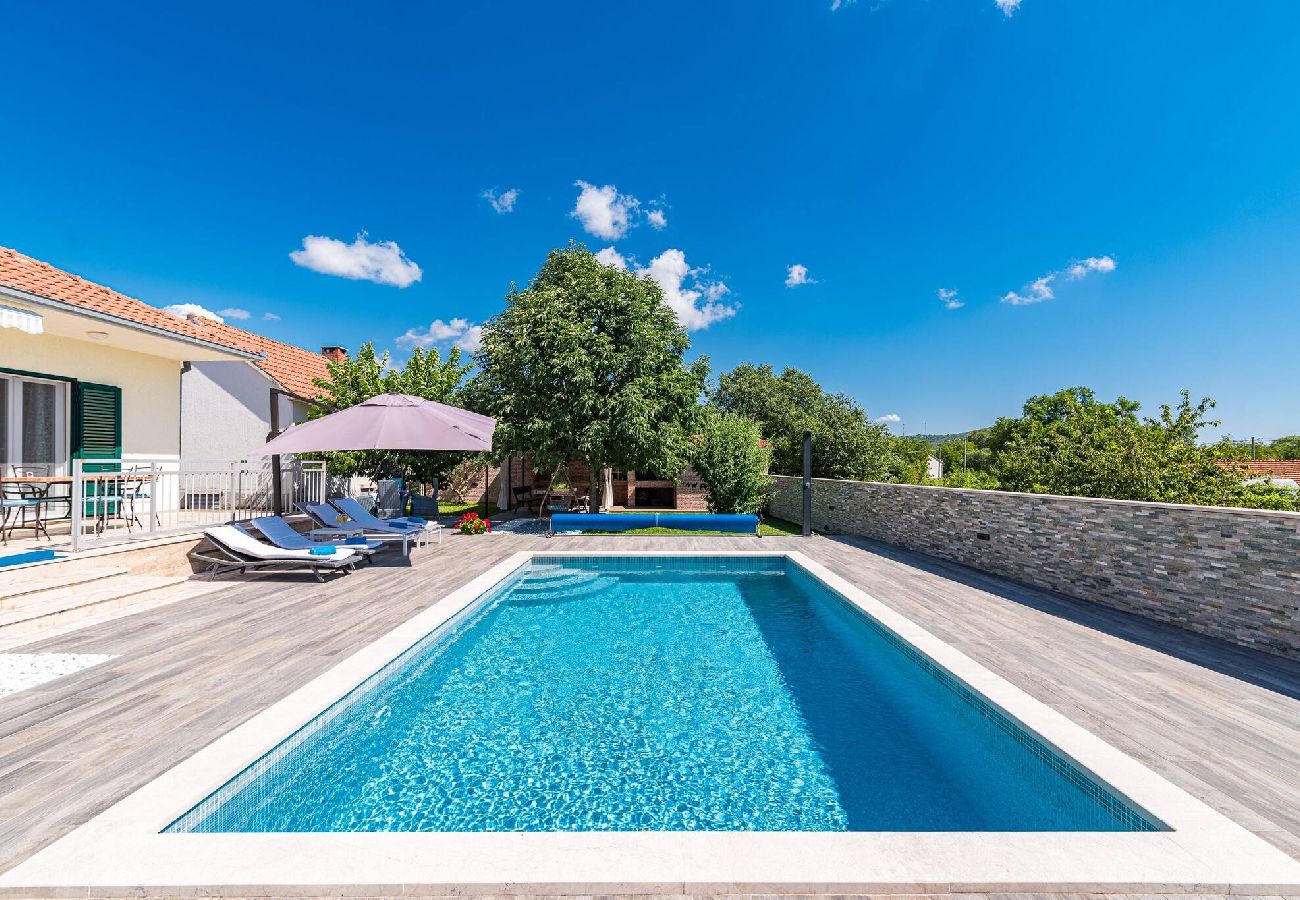 Ferienhaus in Danilo Kraljice - Rural Holiday Home Endi 