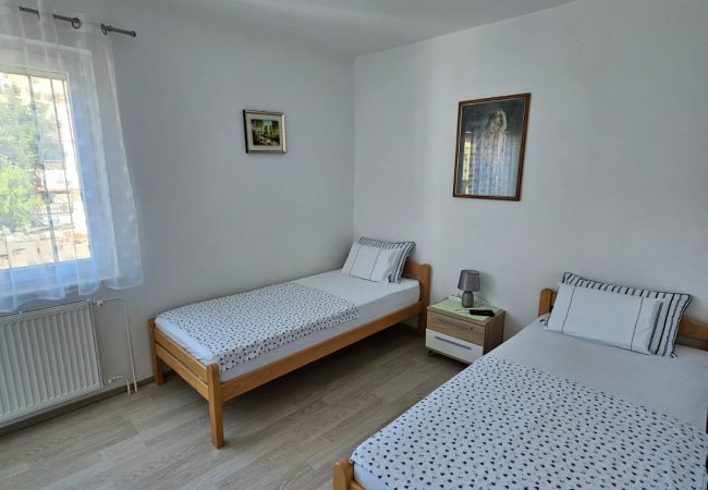 Ferienwohnung in Tribunj - Apartments Olga - Apartment mit zwei Schlafzimmern und Meerblick A2 Ferienwohnung in Tribunj - Apartments Olga - Apartment mit zwei Schlafzimmern und Meerblick A2