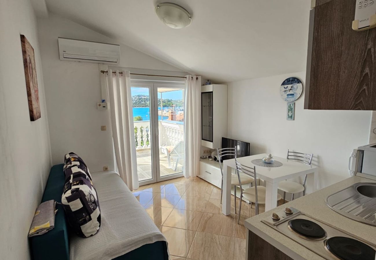 Ferienwohnung in Tribunj - Apartments Olga - Apartment mit einem Schlafzimmer und Meerblick A3