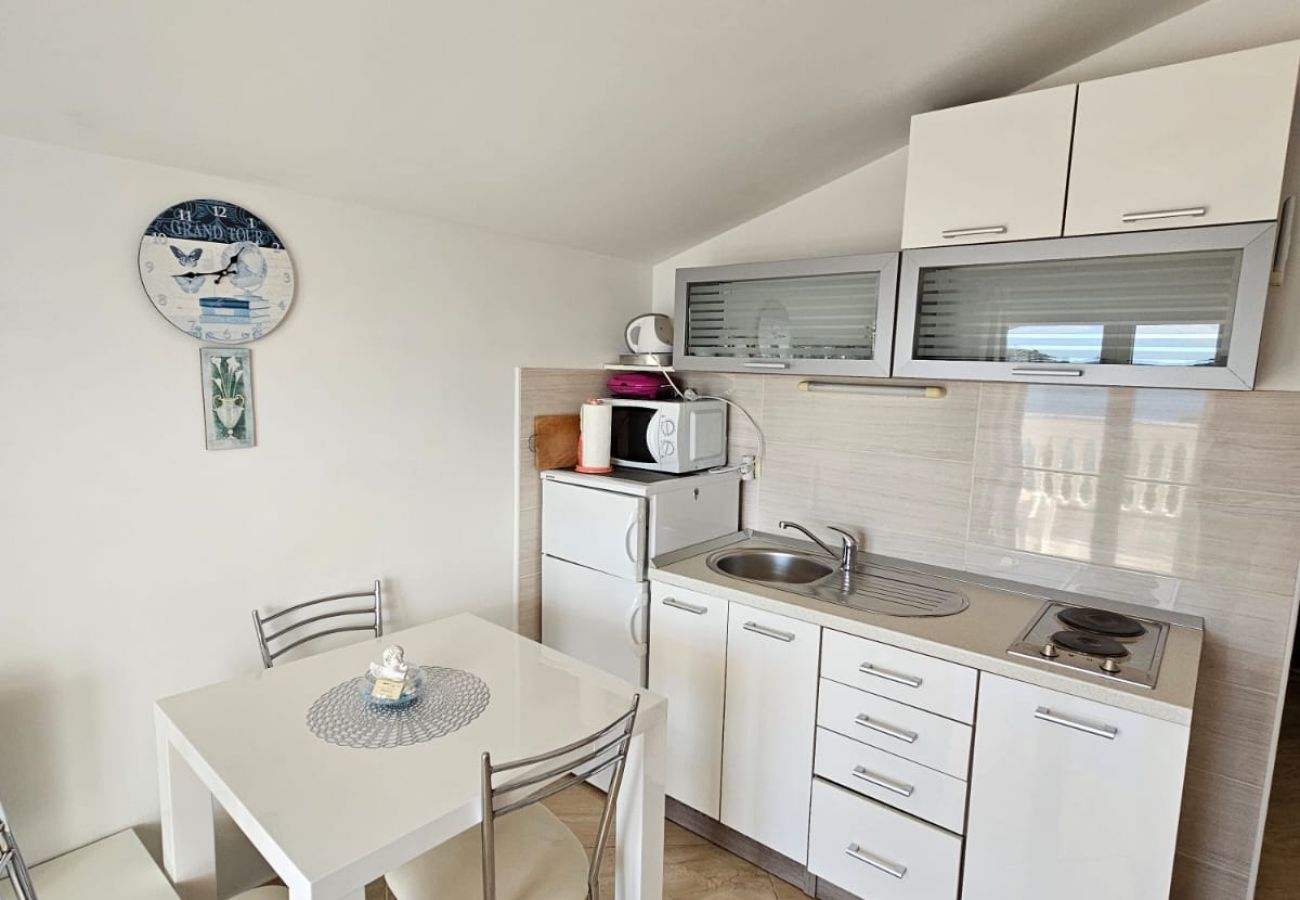Ferienwohnung in Tribunj - Apartments Olga - Apartment mit einem Schlafzimmer und Meerblick A3