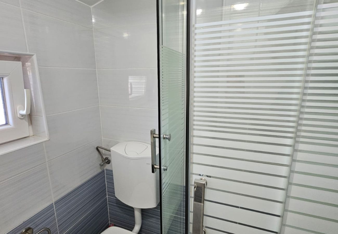 Ferienwohnung in Tribunj - Apartments Olga - Apartment mit einem Schlafzimmer und Meerblick A3