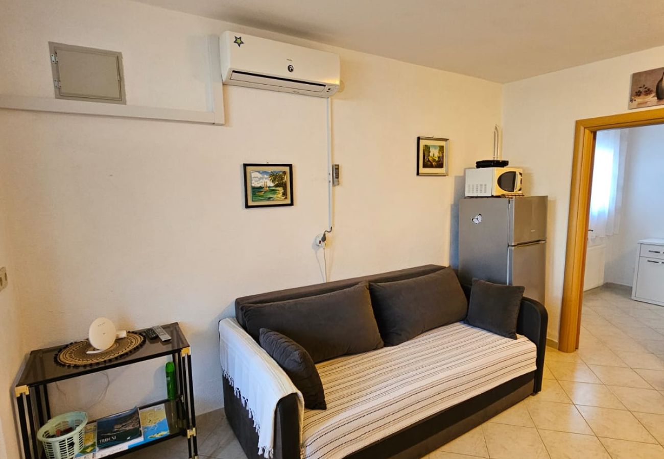 Ferienwohnung in Tribunj - Apartments Olga - Apartment mit einem Schlafzimmer A1