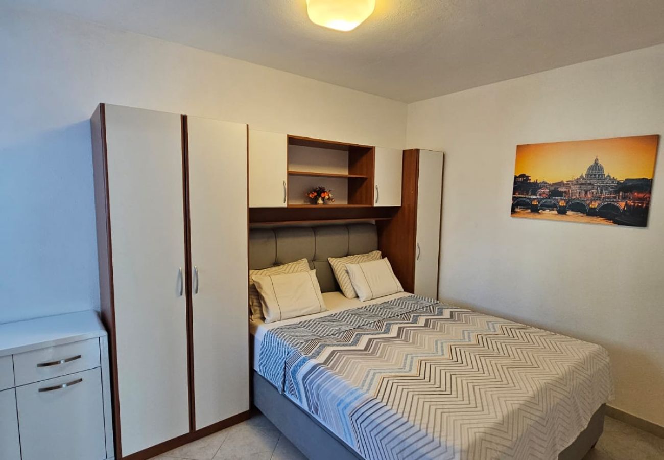 Ferienwohnung in Tribunj - Apartments Olga - Apartment mit einem Schlafzimmer A1