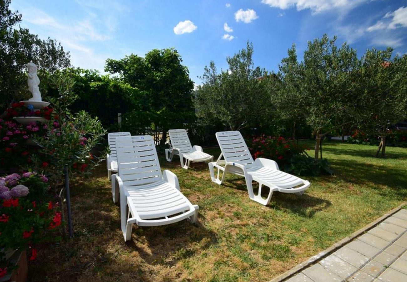 Ferienwohnung in Tribunj - Apartments Olga - Apartment mit einem Schlafzimmer A1