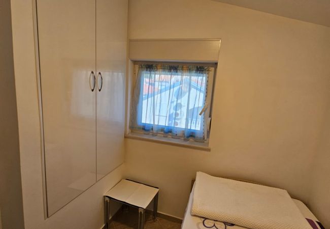 Ferienwohnung in Tribunj - Apartments Olga - Apartment mit zwei Schlafzimmern und Meerblick A4 Ferienwohnung in Tribunj - Apartments Olga - Apartment mit zwei Schlafzimmern und Meerblick A4