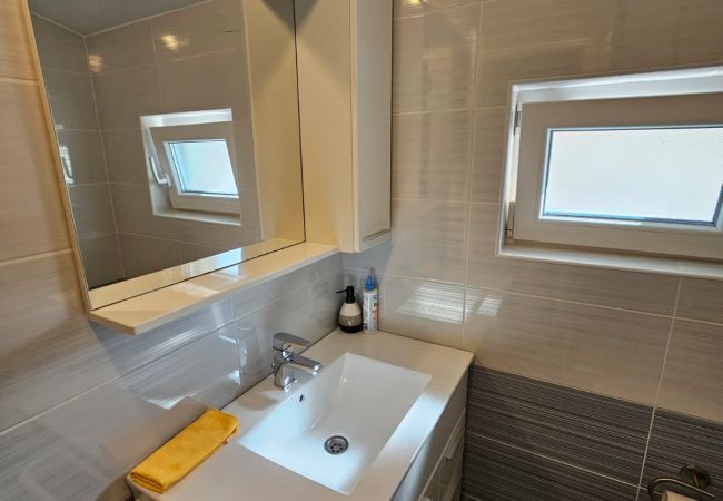 Ferienwohnung in Tribunj - Apartments Olga - Apartment mit zwei Schlafzimmern und Meerblick A4 Ferienwohnung in Tribunj - Apartments Olga - Apartment mit zwei Schlafzimmern und Meerblick A4