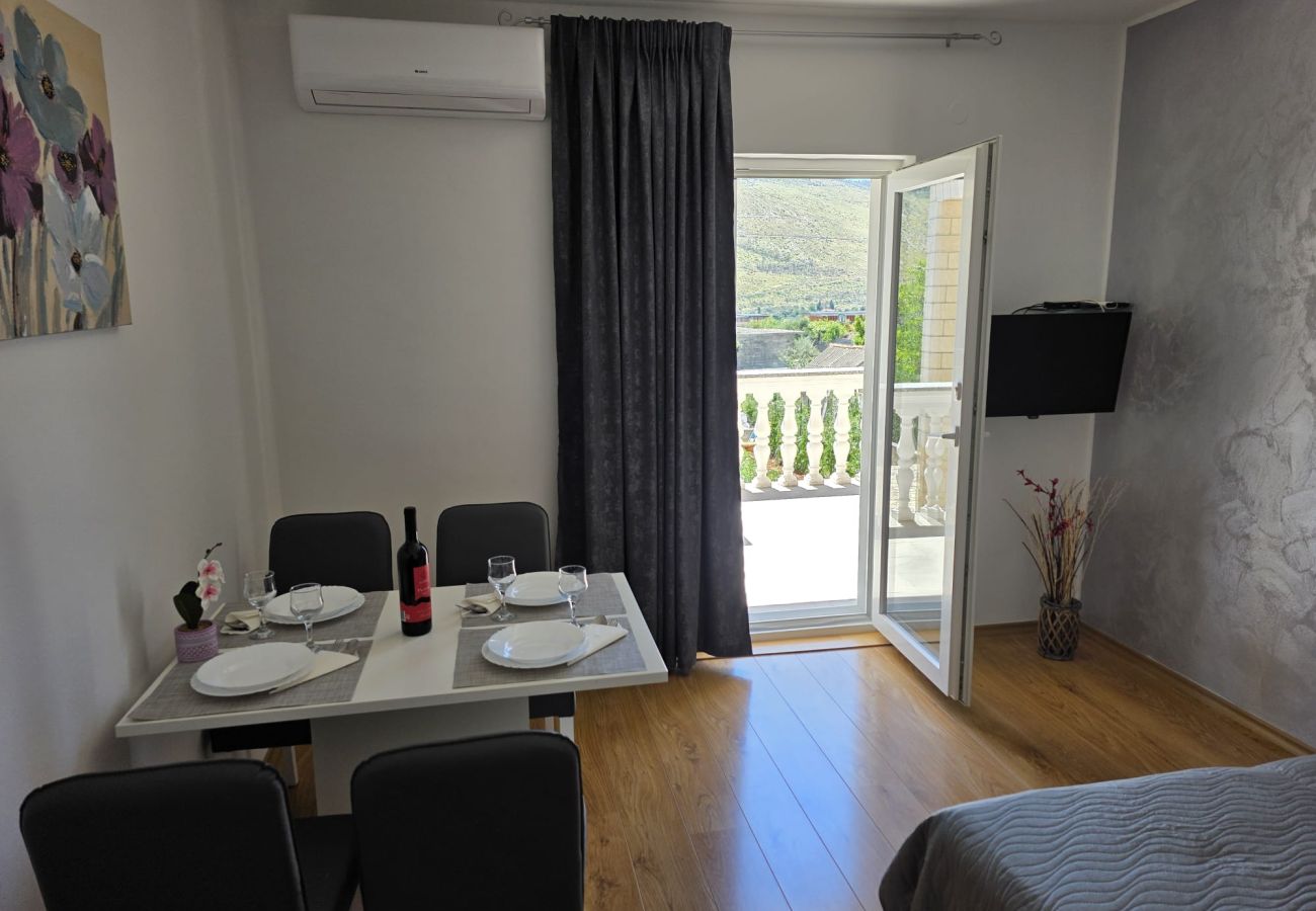 Ferienwohnung in Grebaštica - Apartments Miro - Ein-Zimmer-Wohnung