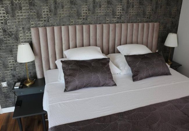 Ferienwohnung in Ugljan - Apartments Marvi - Apartment mit einem Schlafzimmer und Meerblick (Rechts) Ferienwohnung in Ugljan - Apartments Marvi - Apartment mit einem Schlafzimmer und Meerblick (Rechts)