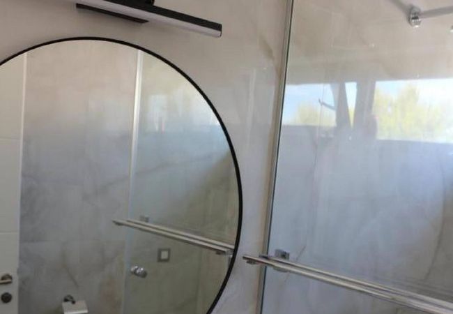 Ferienwohnung in Ugljan - Apartments Marvi - Apartment mit einem Schlafzimmer und Meerblick (Rechts) Ferienwohnung in Ugljan - Apartments Marvi - Apartment mit einem Schlafzimmer und Meerblick (Rechts)