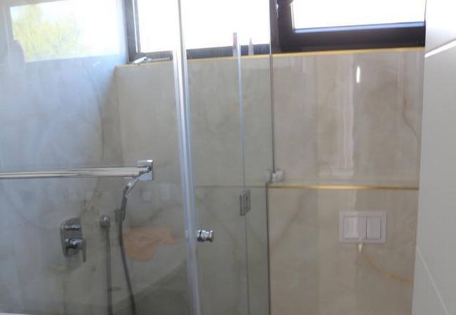 Ferienwohnung in Ugljan - Apartments Marvi - Apartment mit einem Schlafzimmer und Meerblick (Rechts) Ferienwohnung in Ugljan - Apartments Marvi - Apartment mit einem Schlafzimmer und Meerblick (Rechts)