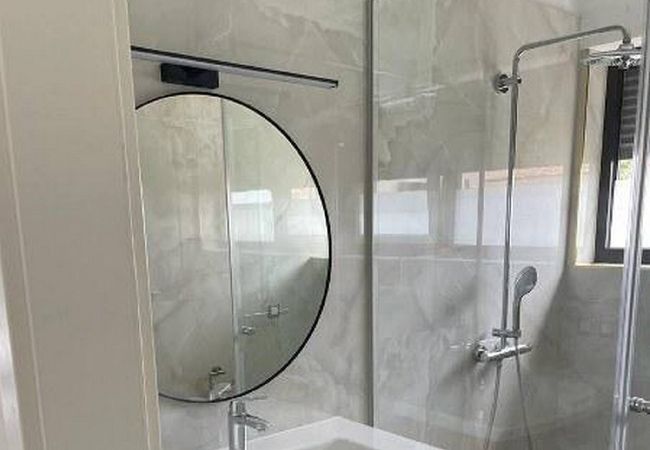 Ferienwohnung in Ugljan - Apartments Marvi - Apartment mit einem Schlafzimmer und Meerblick (Links) Ferienwohnung in Ugljan - Apartments Marvi - Apartment mit einem Schlafzimmer und Meerblick (Links)