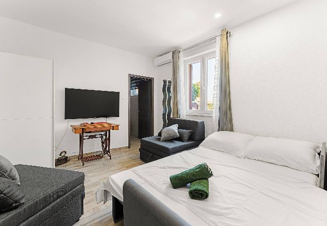 Ferienwohnung in Kukljica - Apartments Kukljica - Apartment mit einem Schlafzimmer und Meerblick Ferienwohnung in Kukljica - Apartments Kukljica - Apartment mit einem Schlafzimmer und Meerblick