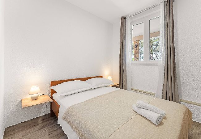Ferienwohnung in Kukljica - Apartments Kukljica - Apartment mit zwei Schlafzimmern und Meerblick Ferienwohnung in Kukljica - Apartments Kukljica - Apartment mit zwei Schlafzimmern und Meerblick