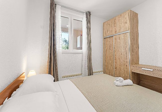 Ferienwohnung in Kukljica - Apartments Kukljica - Apartment mit zwei Schlafzimmern und Meerblick Ferienwohnung in Kukljica - Apartments Kukljica - Apartment mit zwei Schlafzimmern und Meerblick