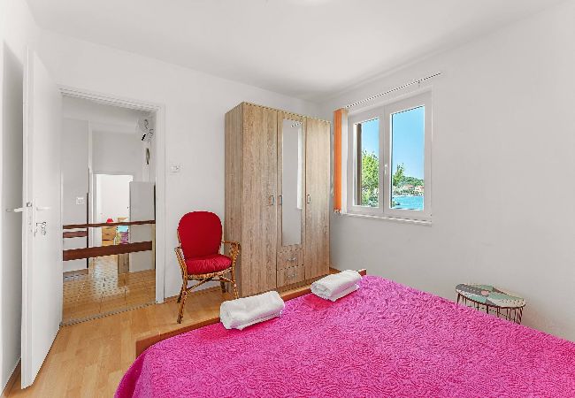 Ferienwohnung in Kukljica - Apartments Kukljica - Apartment mit drei Schlafzimmern und Meerblick Ferienwohnung in Kukljica - Apartments Kukljica - Apartment mit drei Schlafzimmern und Meerblick