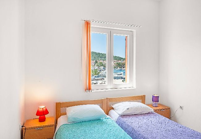 Ferienwohnung in Kukljica - Apartments Kukljica - Apartment mit drei Schlafzimmern und Meerblick Ferienwohnung in Kukljica - Apartments Kukljica - Apartment mit drei Schlafzimmern und Meerblick