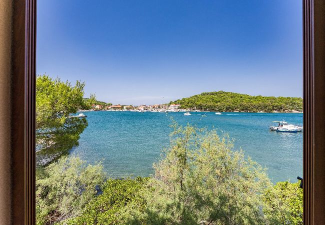 Ferienwohnung in Kukljica - Apartments Kukljica - Apartment mit drei Schlafzimmern und Meerblick Ferienwohnung in Kukljica - Apartments Kukljica - Apartment mit drei Schlafzimmern und Meerblick