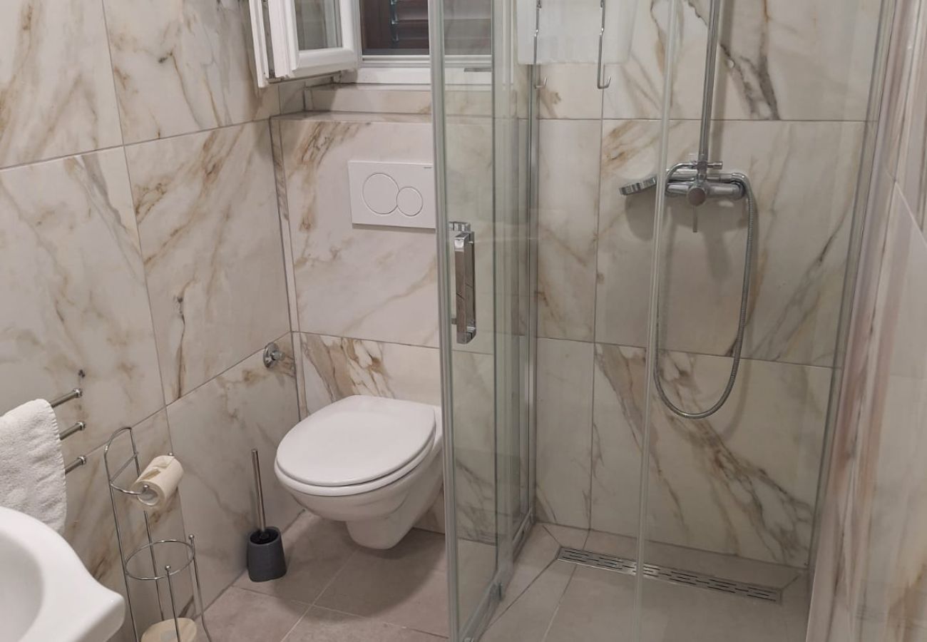 Ferienwohnung in Kukljica - Apartments Kukljica - Apartment mit drei Schlafzimmern und Meerblick