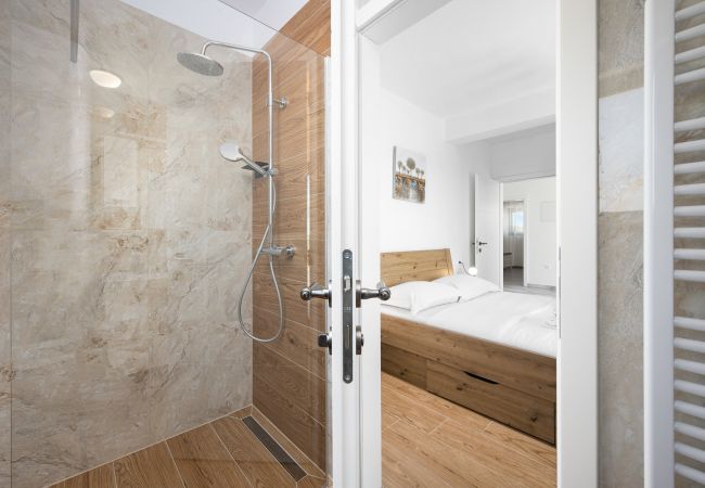 Villa in Krnica - Bezaubernde Villa North mit Pool und Whirlpool Villa in Krnica - Bezaubernde Villa North mit Pool und Whirlpool