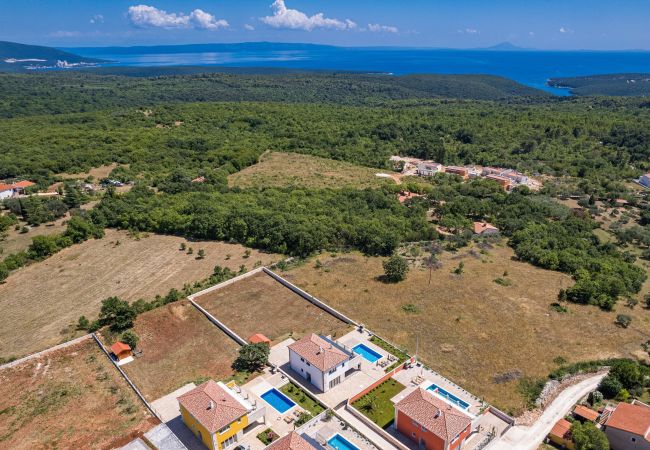 Villa in Krnica - Bezaubernde Villa North mit Pool und Whirlpool Villa in Krnica - Bezaubernde Villa North mit Pool und Whirlpool