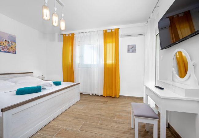 Villa in Krnica - Bezaubernde Villa East mit Pool und Whirlpool Villa in Krnica - Bezaubernde Villa East mit Pool und Whirlpool