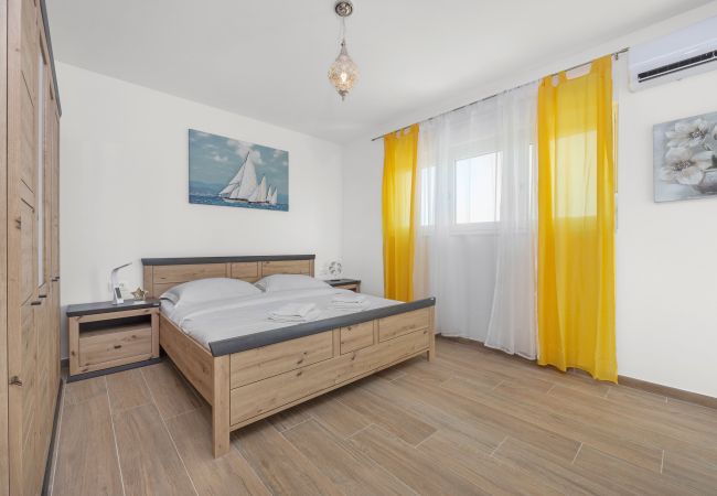 Villa in Krnica - Bezaubernde Villa East mit Pool und Whirlpool Villa in Krnica - Bezaubernde Villa East mit Pool und Whirlpool