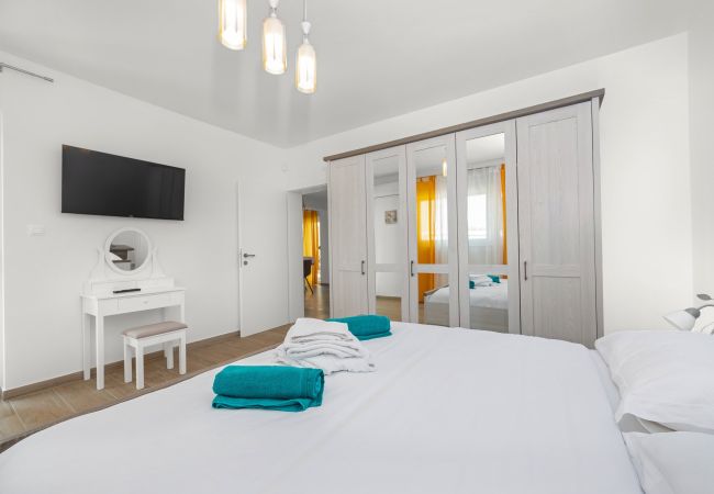 Villa in Krnica - Bezaubernde Villa East mit Pool und Whirlpool Villa in Krnica - Bezaubernde Villa East mit Pool und Whirlpool