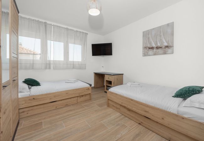 Villa in Krnica - Bezaubernde Villa East mit Pool und Whirlpool Villa in Krnica - Bezaubernde Villa East mit Pool und Whirlpool