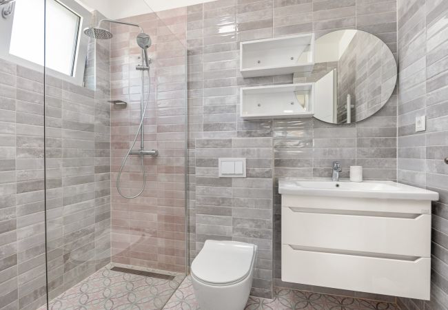Villa in Krnica - Bezaubernde Villa East mit Pool und Whirlpool Villa in Krnica - Bezaubernde Villa East mit Pool und Whirlpool