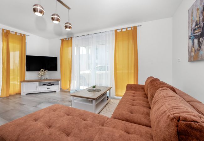 Villa in Krnica - Bezaubernde Villa East mit Pool und Whirlpool Villa in Krnica - Bezaubernde Villa East mit Pool und Whirlpool
