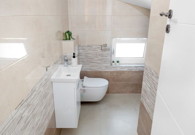 Villa in Krnica - Bezaubernde Villa East mit Pool und Whirlpool Villa in Krnica - Bezaubernde Villa East mit Pool und Whirlpool