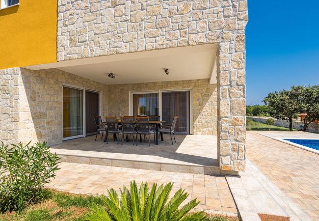 Villa in Krnica - Bezaubernde Villa East mit Pool und Whirlpool Villa in Krnica - Bezaubernde Villa East mit Pool und Whirlpool