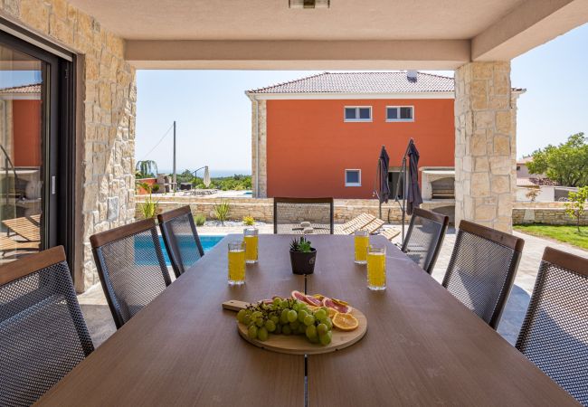 Villa in Krnica - Bezaubernde Villa West mit Pool und Whirlpool Villa in Krnica - Bezaubernde Villa West mit Pool und Whirlpool